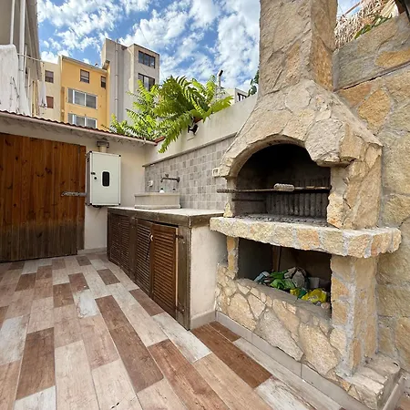 Casa Con Cucina In Giardino E Parcheggio *