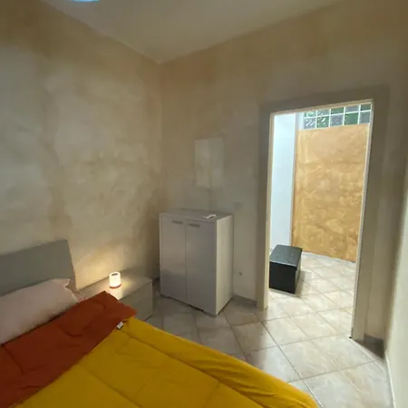 Casa Con Cucina In Giardino E Parcheggio *